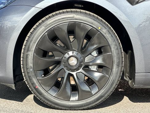 Used 2023 Tesla Model 3 Standard Range RWD image 23