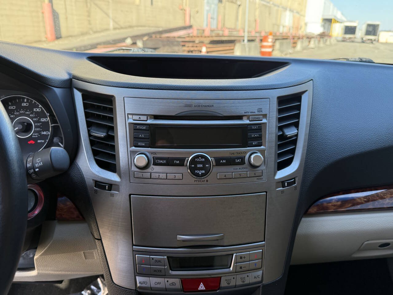 Used 2011 Subaru Outback 2.5i Limited AWD/4WD image 40