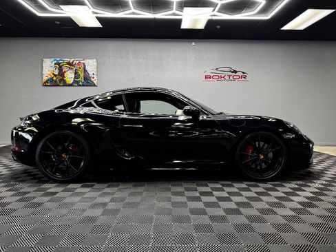 Used 2018 Porsche 718 Cayman GTS image 14