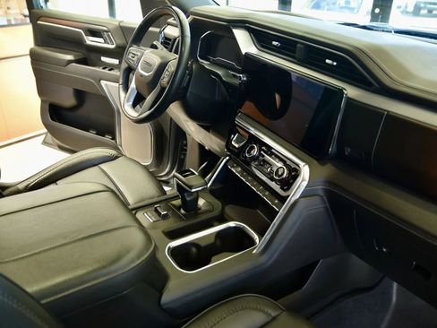 Used 2024 GMC Sierra 1500 Denali w/ Technology Package image 30