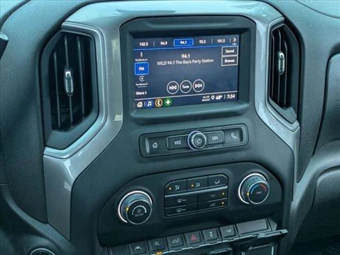 Used 2022 Chevrolet Silverado 1500 Custom image 10