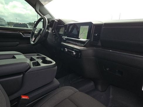 Used 2024 GMC Sierra 1500 SLE image 21