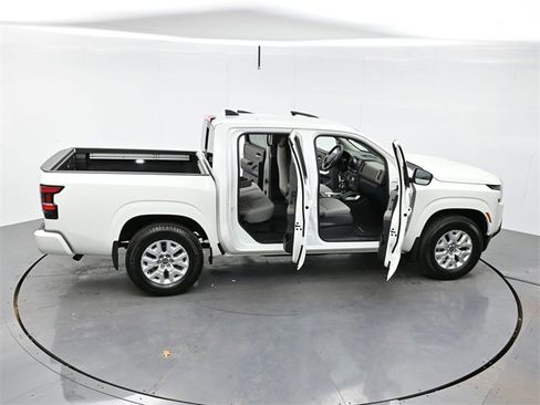 Used 2024 Nissan Frontier SV w/ SV Convenience Package image 42