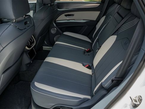 New 2025 Bentley Bentayga image 37