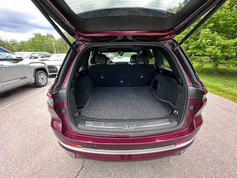 Used 2022 Jeep Grand Cherokee Summit w/ MOPAR Finishing Package AWD/4WD image 10