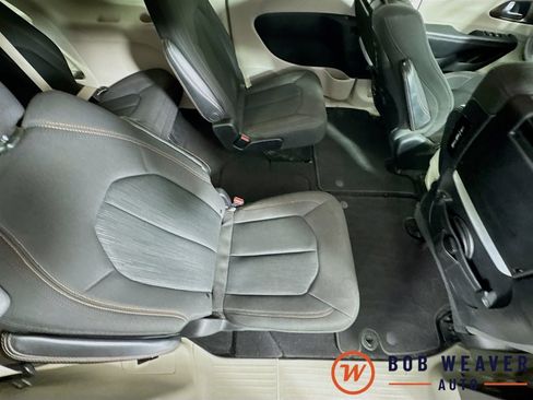 Used 2019 Chrysler Pacifica Touring Plus FWD image 35