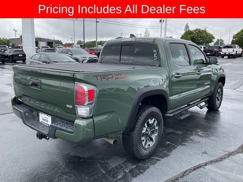 Used 2022 Toyota Tacoma TRD Off-Road w/ Technology Package RWD image 17