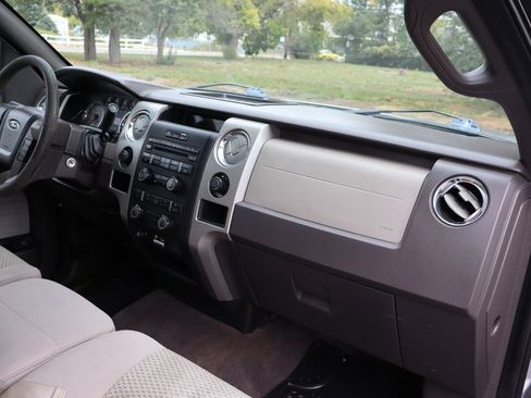 Used 2010 Ford F150 XLT image 17
