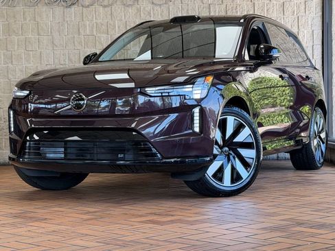 Used 2025 Volvo EX90 Ultra AWD/4WD image 2