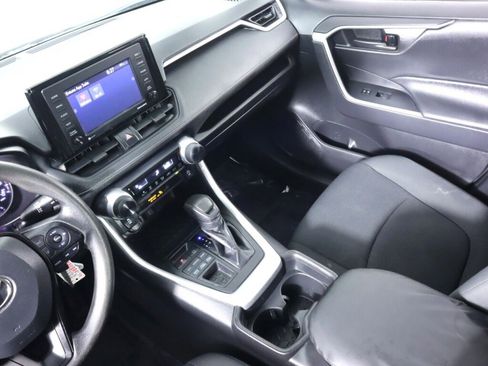 Used 2021 Toyota RAV4 LE image 29