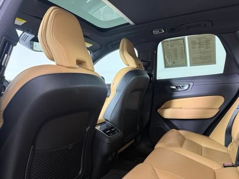 Used 2021 Volvo XC60 T5 Inscription w/ Protection Package Premier FWD image 30