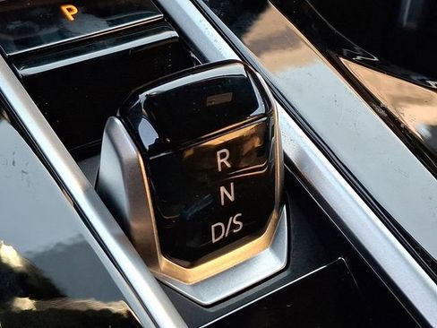 New 2026 Volkswagen Atlas Cross Sport SEL R-Line image 8