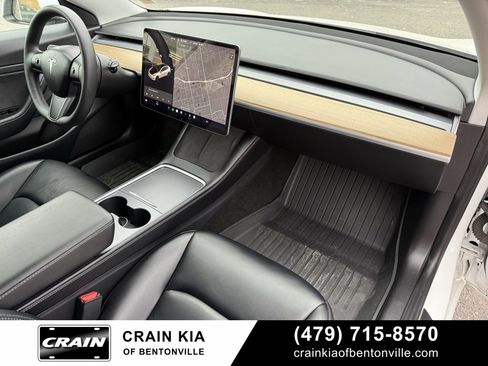 Used 2021 Tesla Model 3 Standard Range Plus image 28