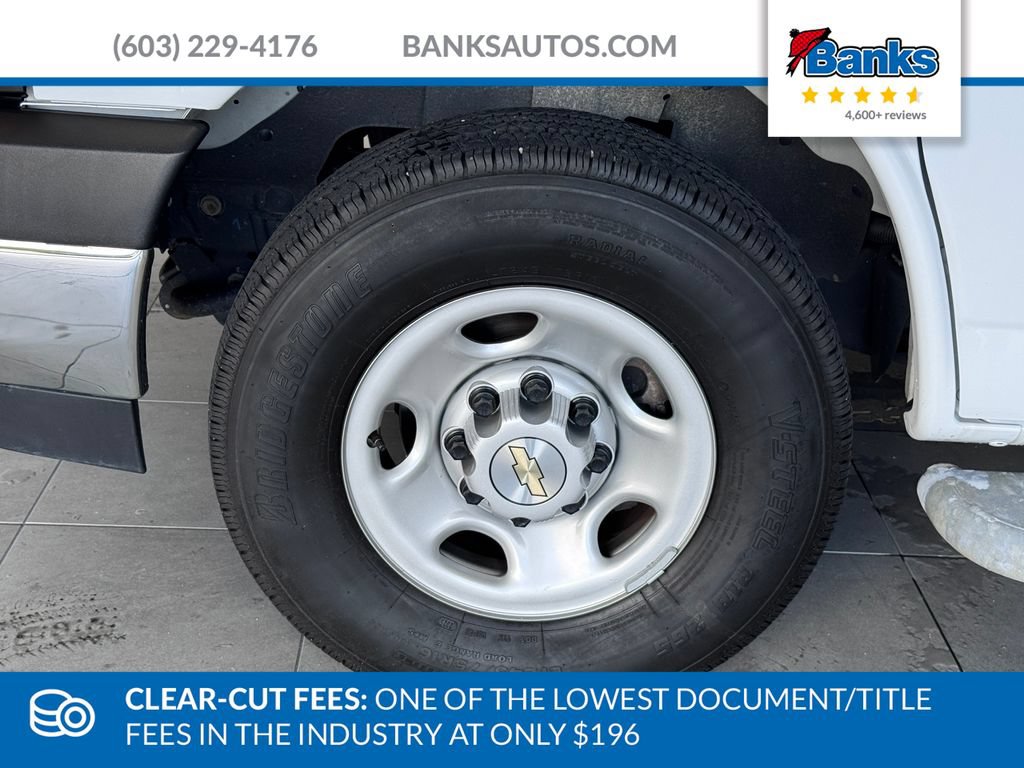 Used 2025 Chevrolet Express 2500 w/ Driver Convenience Package RWD image 4