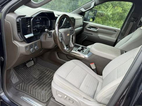 Used 2024 Chevrolet Silverado 2500 LT w/ Safety Package AWD/4WD image 11