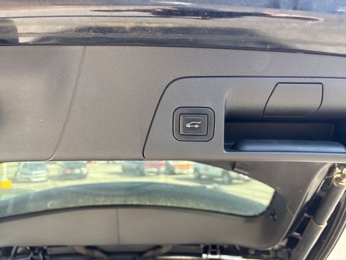 Used 2022 Buick Envision Essence w/ Sport Touring Package image 23