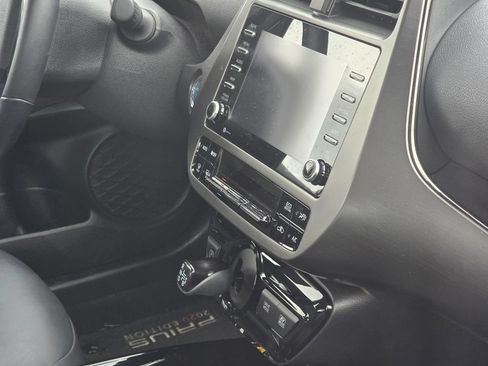 Certified 2021 Toyota Prius FWD image 13