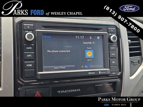 Used 2015 Toyota Tacoma 4x4 Access Cab V6 w/ TRD Sport Package image 18
