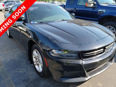 Used 2021 Dodge Charger SXT w/ Cold Weather Package RWD image 3