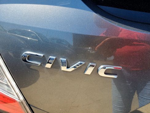 Used 2017 Honda Civic Sport image 10