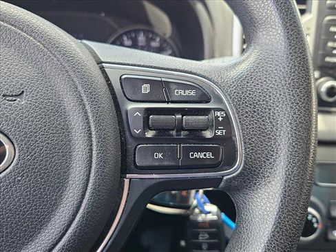 Used 2017 Kia Sportage LX AWD/4WD image 16