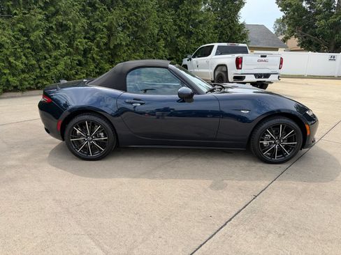 Used 2025 MAZDA MX-5 Miata Grand Touring RWD image 25