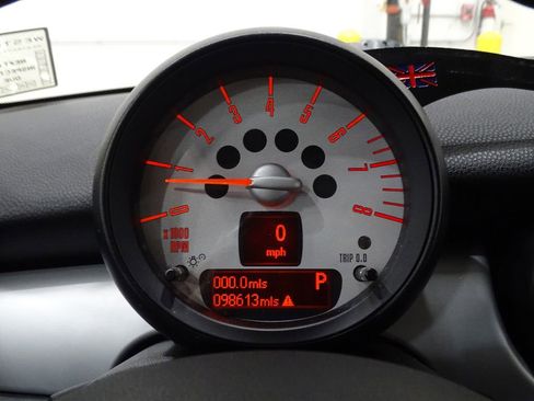 Used 2011 MINI Cooper Hardtop image 23