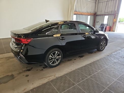 Used 2024 Kia Forte LXS w/ LXS Technology Package FWD image 6