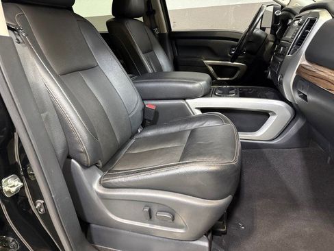 Used 2018 Nissan Titan SL w/ Chrome Package image 57