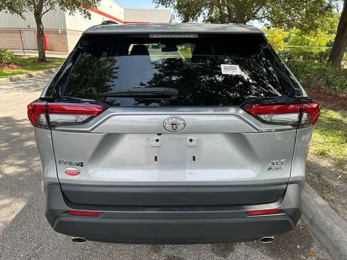 Used 2025 Toyota RAV4 XLE AWD/4WD image 5
