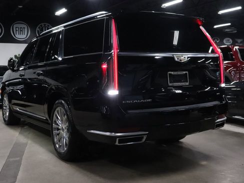 Used 2022 Cadillac Escalade ESV Premium Luxury w/ Performance Package image 3