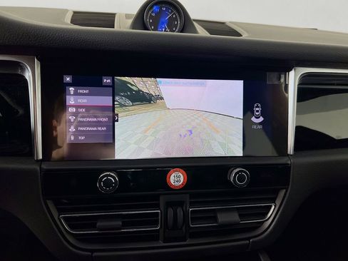 New 2026 Porsche Macan image 17