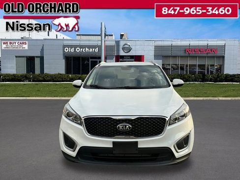 Used 2018 Kia Sorento LX image 2