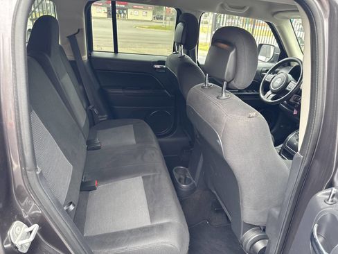 Used 2015 Jeep Patriot Latitude image 10