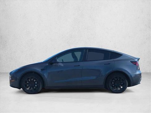 Used 2020 Tesla Model Y Long Range image 9