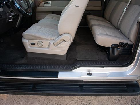 Used 2010 Ford F150 XLT image 14