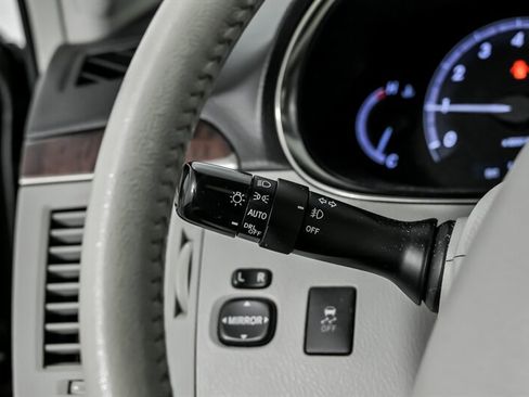 Used 2012 Toyota Avalon image 26