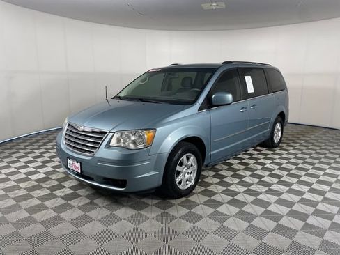 Used 2010 Chrysler Town & Country Touring FWD image 1