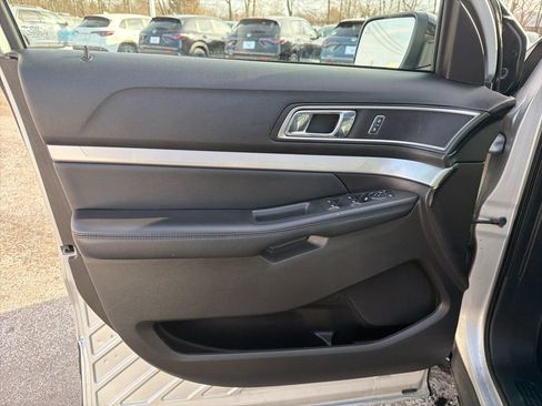 Used 2017 Ford Explorer XLT w/ Equipment Group 202A image 19