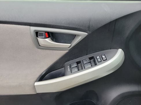 Used 2015 Toyota Prius Three image 17