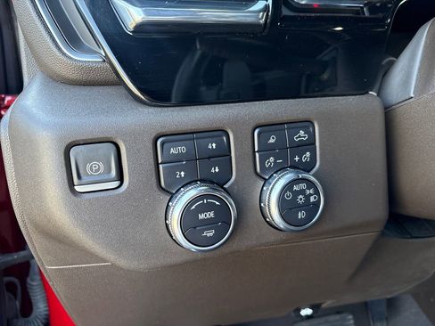 Used 2023 GMC Sierra 1500 SLT w/ SLT Premium Plus Package AWD/4WD image 24