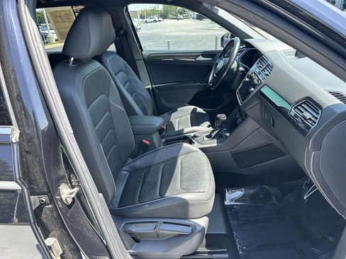 Used 2020 Volkswagen Tiguan SEL Premium R-Line AWD/4WD image 34
