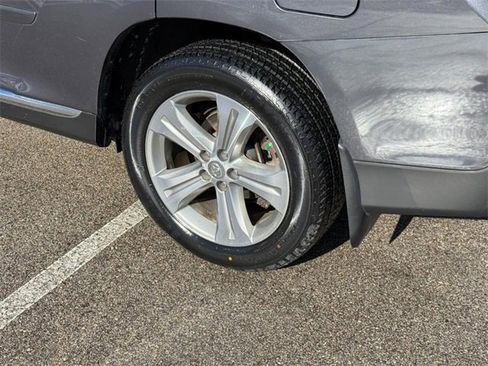Used 2013 Toyota Highlander Limited image 7