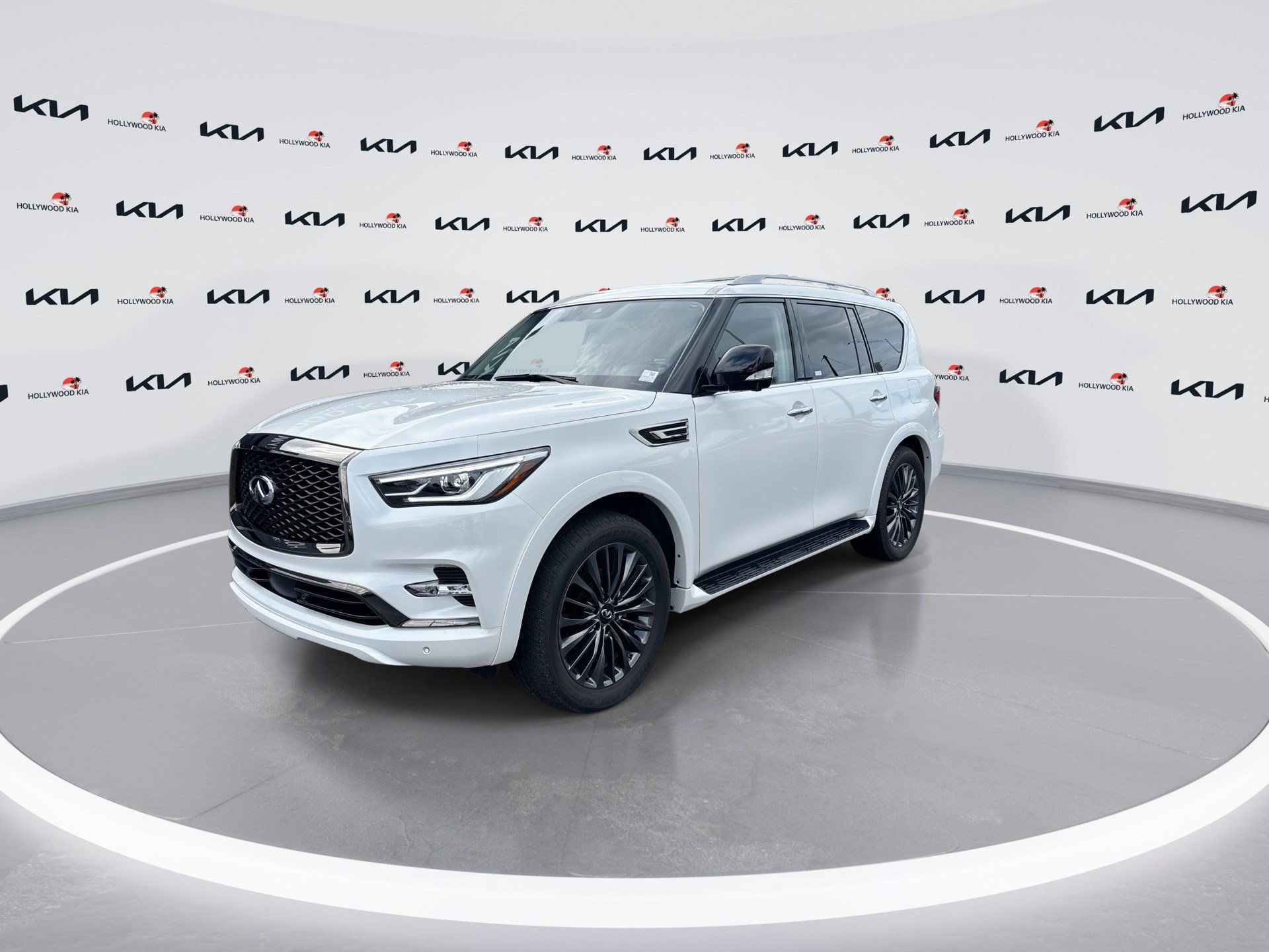 Used 2024 INFINITI QX80 Premium Select w/ Cargo Package AWD/4WD image 4