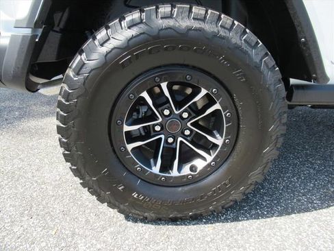 New 2026 Jeep Wrangler Unlimited Rubicon AWD/4WD image 9