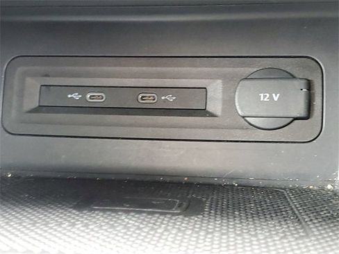 Used 2022 Volkswagen Atlas SEL Premium image 35