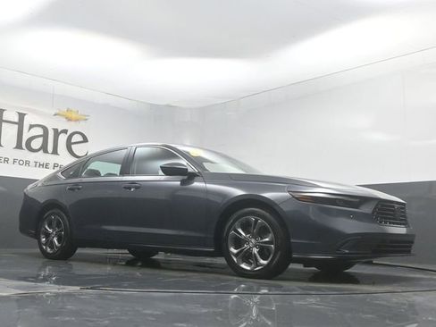 Used 2023 Honda Accord EX-L image 2