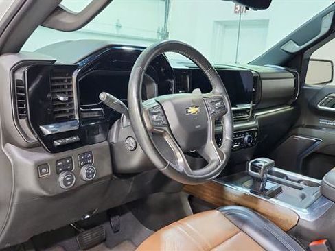 Used 2023 Chevrolet Silverado 1500 High Country w/ Technology Package AWD/4WD image 10