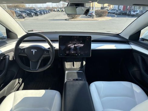 Used 2022 Tesla Model 3 Long Range image 3