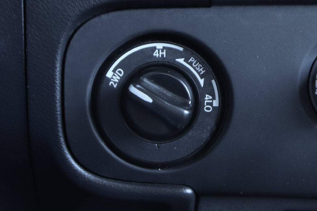 Used 2025 Nissan Frontier SV AWD/4WD image 30